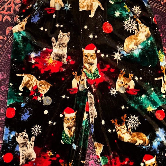 No Boundaries Festive Cat Holiday Romper - Picture 3 of 5
